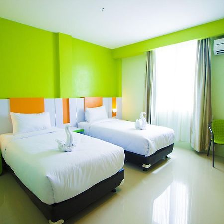 Hannah Hotel Syariah Painan Exterior photo