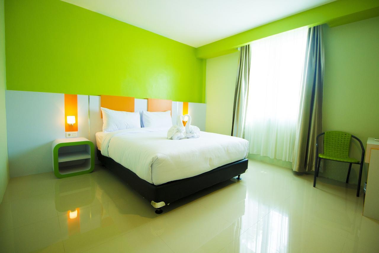 Hannah Hotel Syariah Painan Exterior photo