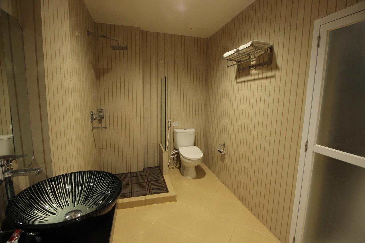 Hannah Hotel Syariah Painan Exterior photo