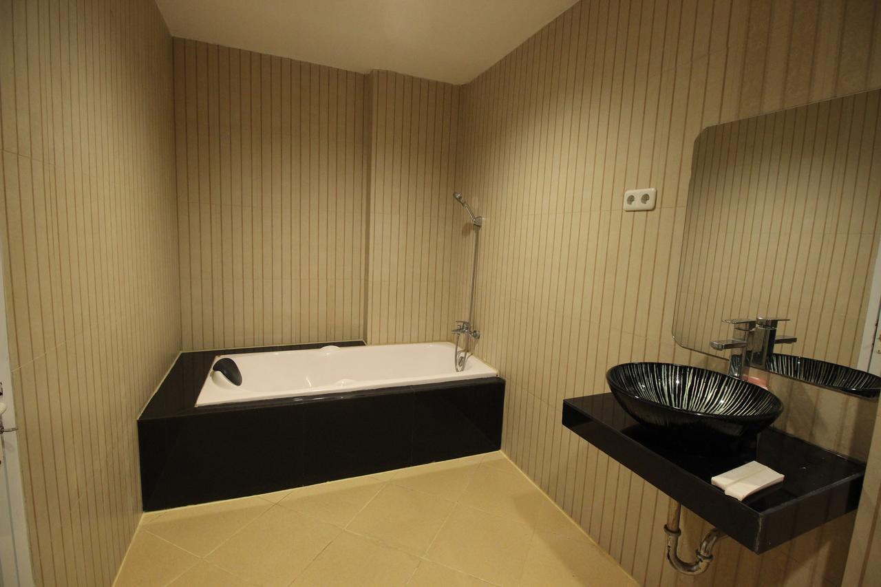 Hannah Hotel Syariah Painan Exterior photo
