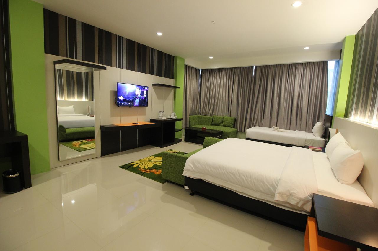 Hannah Hotel Syariah Painan Exterior photo